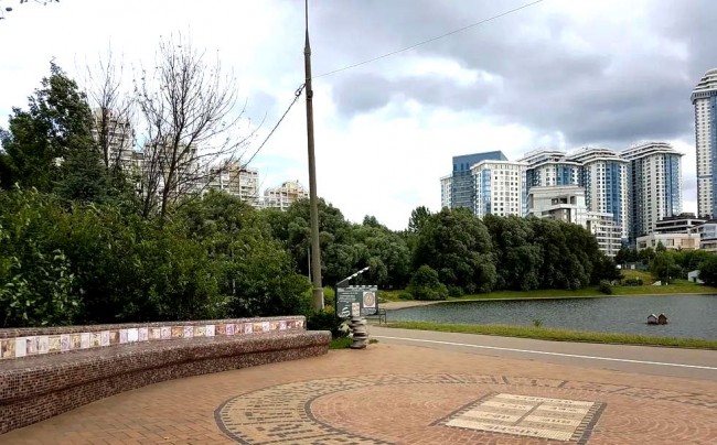 Работы по благоустройству Мосфильмовского пруда завершатся в декабре