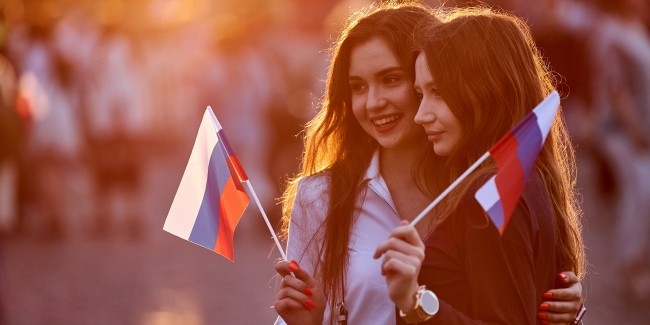 В столице продолжают отмечать 350-летие флага России